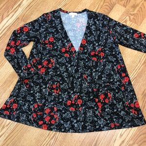Beautiful blackish Caroline with roses Lularoe